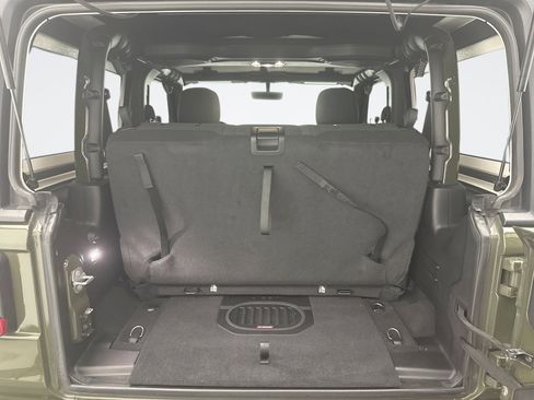 Used 2021 Jeep Wrangler Sport image 19