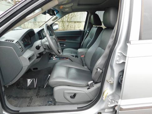 Used 2006 Jeep Grand Cherokee Limited image 7