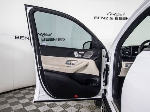 Used 2024 Mercedes-Benz GLS 580 GLS 580 image 21