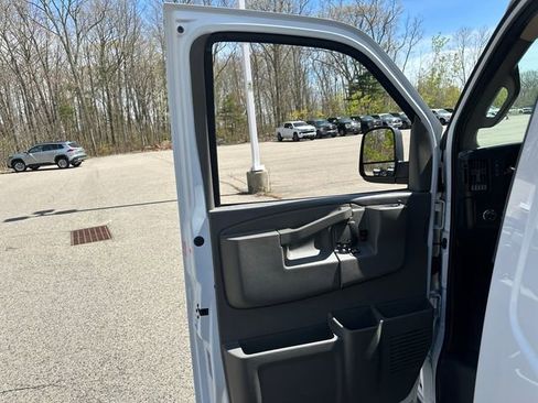 Used 2025 Chevrolet Express 2500 w/ Driver Convenience Package RWD image 17
