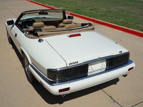 Used 1995 Jaguar XJS 4.0 Convertible RWD image 8