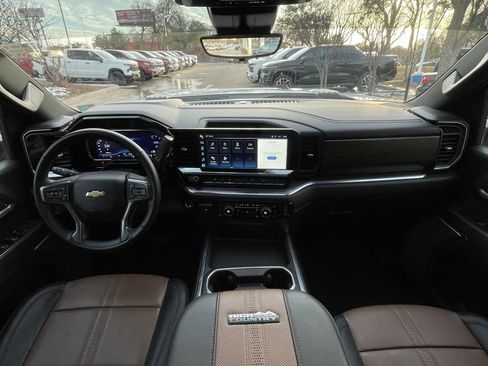 Used 2025 Chevrolet Silverado 2500 High Country w/ High Country Premium Package image 10