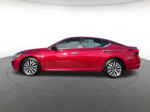 Used 2024 Nissan Altima 2.5 SV w/ SV Premium Package AWD/4WD image 8
