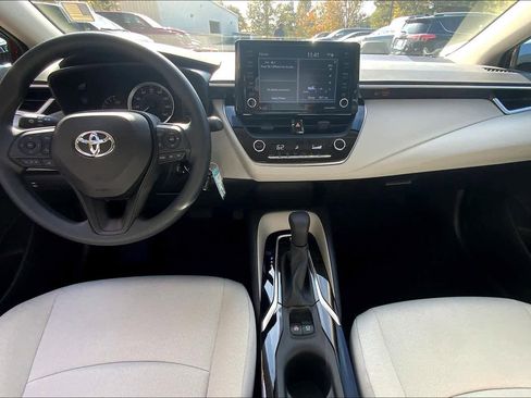 Used 2022 Toyota Corolla LE FWD image 13