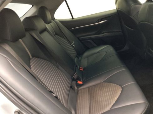 Used 2021 Toyota Camry SE image 19
