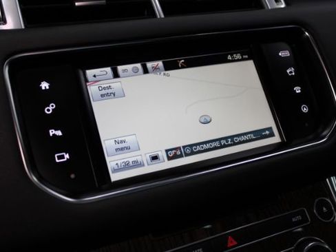 Used 2016 Land Rover Range Rover Sport SE image 16