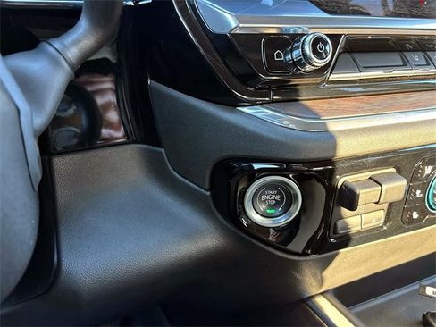 Used 2024 GMC Sierra 2500 SLT image 26