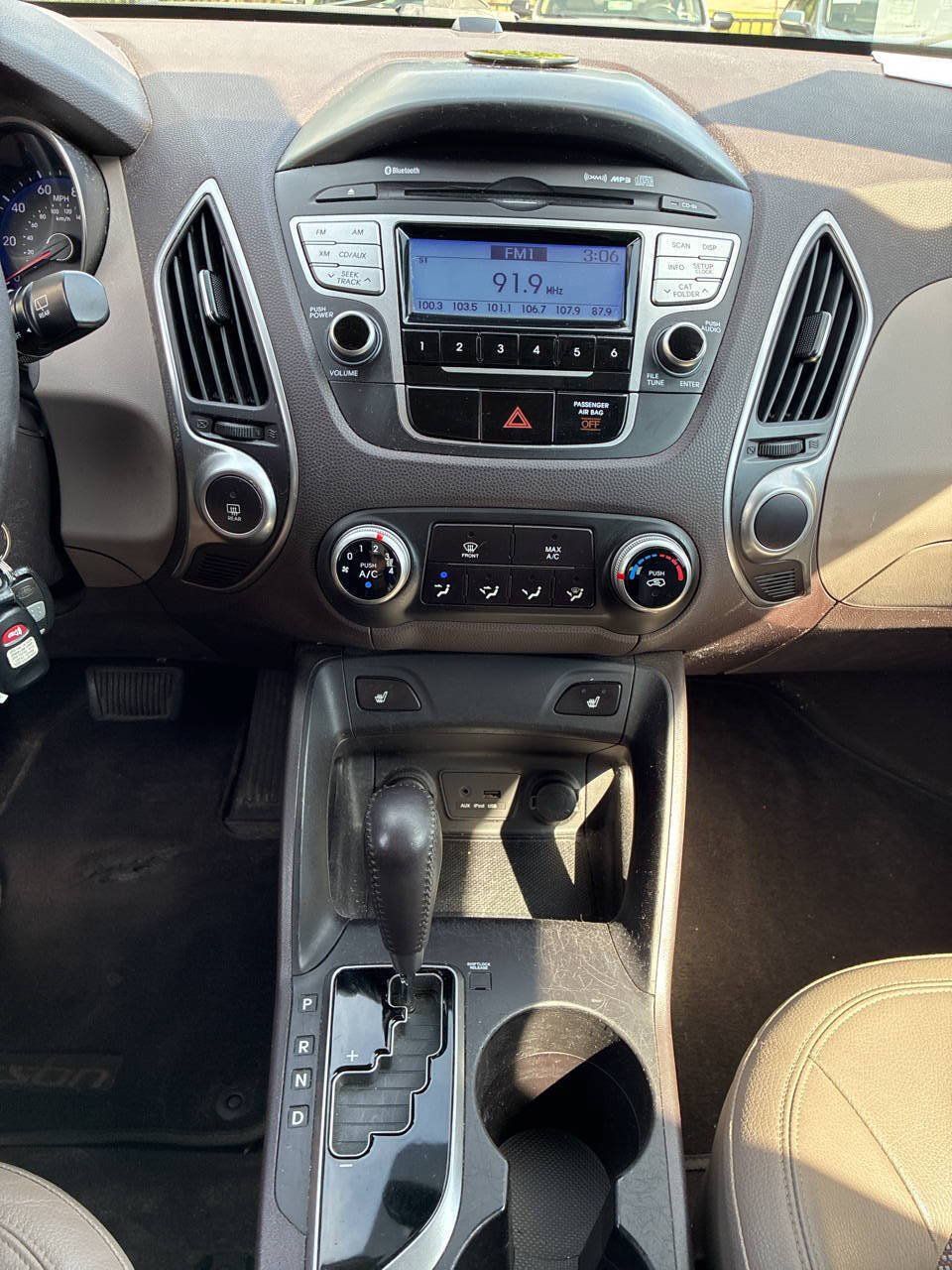 Used 2011 Hyundai Tucson GLS AWD/4WD image 11