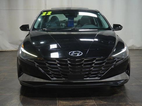 Used 2022 Hyundai Elantra Limited w/ Cargo Package image 8