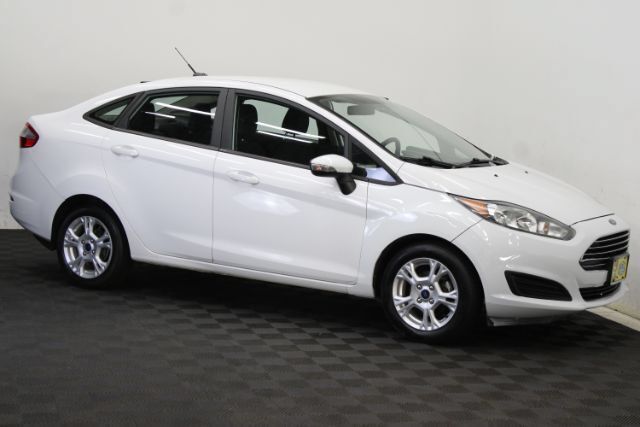 Used 2016 Ford Fiesta SE w/ Cold Weather Package FWD image 2