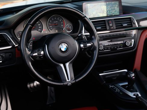 Used 2016 BMW M4 Convertible image 29
