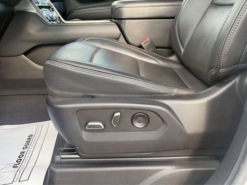 Used 2022 GMC Yukon Denali AWD/4WD image 18