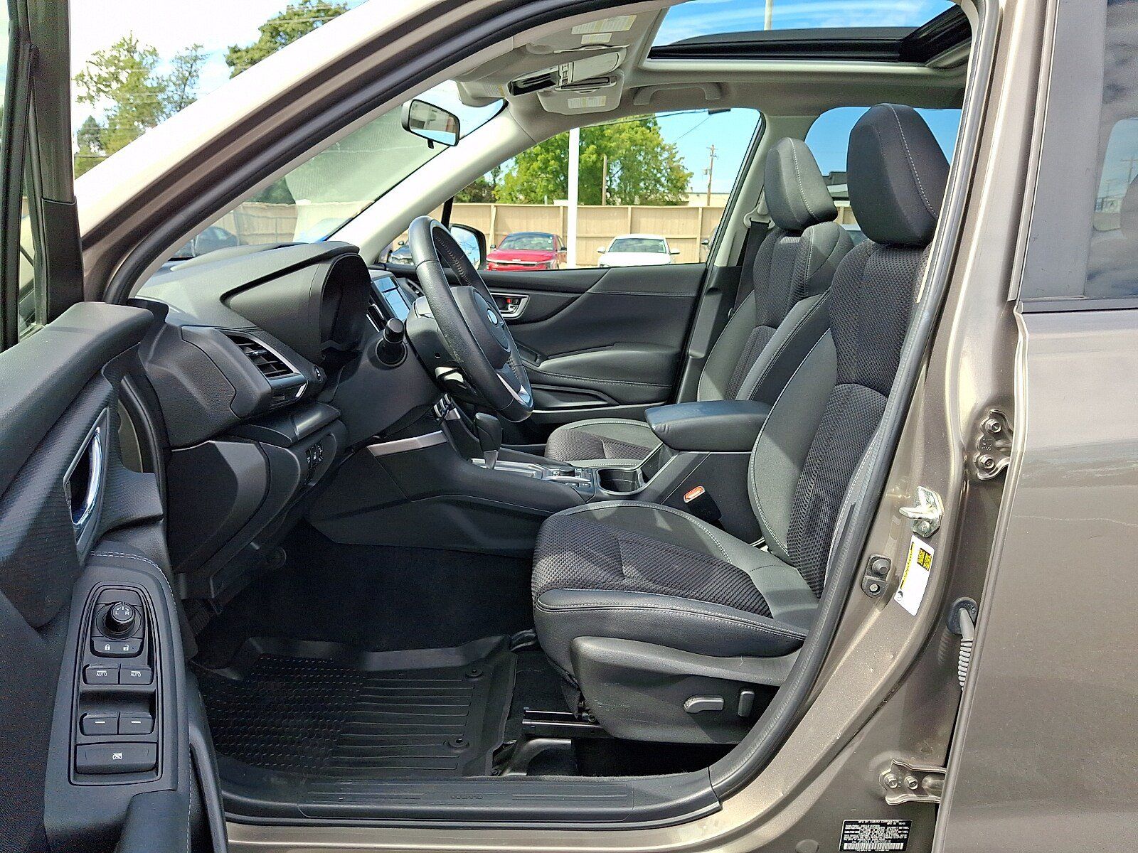 Used 2021 Subaru Forester Premium AWD/4WD image 15