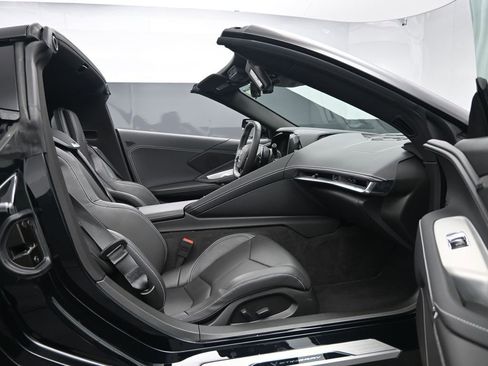 Used 2025 Chevrolet Corvette Stingray Coupe w/ Z51 Performance Package image 27