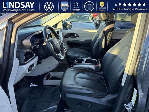 Used 2018 Chrysler Pacifica Touring-L Plus w/ Advanced Safetytec Group image 19