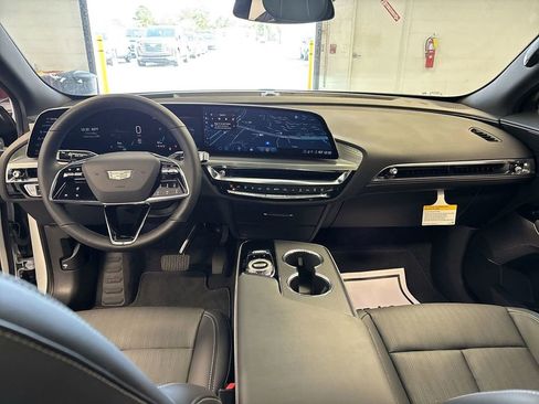 New 2025 Cadillac Lyriq Luxury image 25