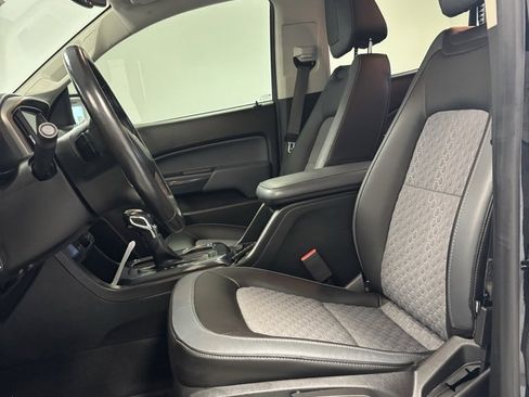 Certified 2022 Chevrolet Colorado Z71 w/ Z71 Midnight Edition image 8