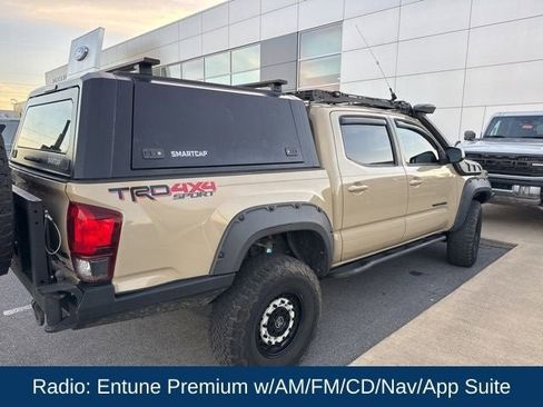 Used 2018 Toyota Tacoma TRD Sport image 5