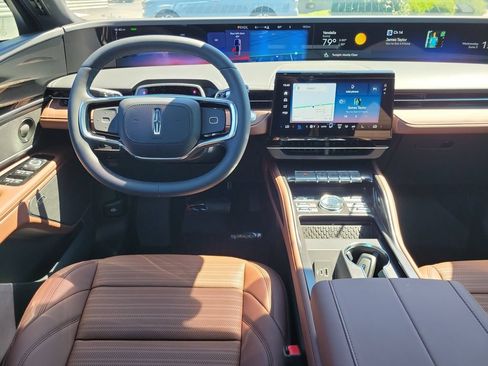 New 2026 Lincoln Nautilus Reserve AWD/4WD image 12