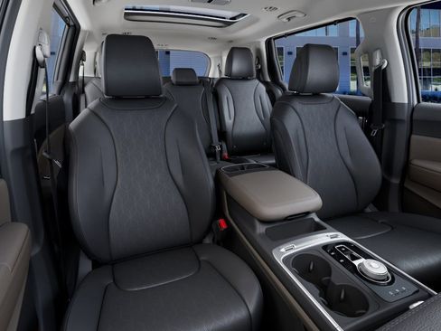 New 2026 Kia Carnival SX FWD image 15