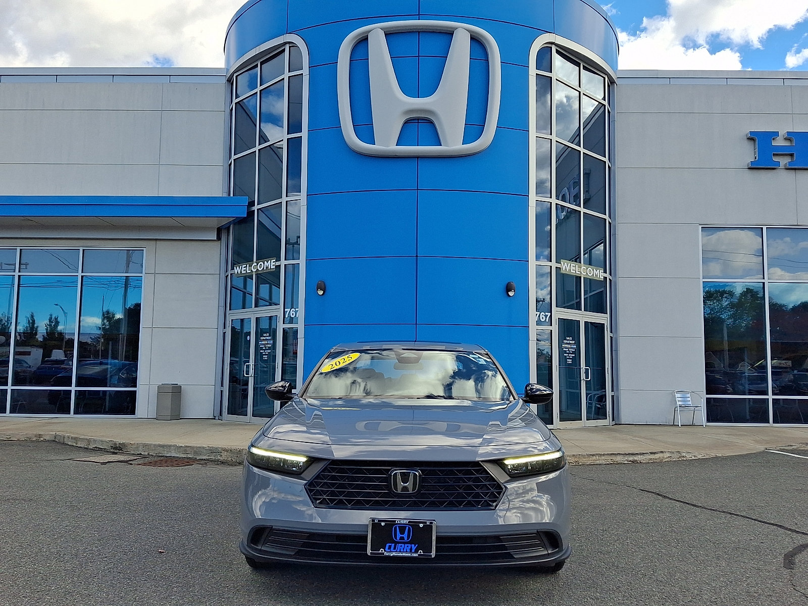 Used 2025 Honda Accord Sport image 2