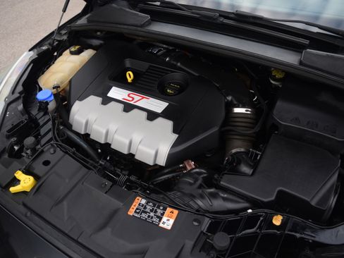 Used 2017 Ford Focus ST image 28