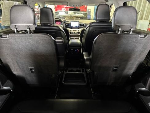 Used 2020 Ford Explorer XLT w/ Equipment Group 202A AWD/4WD image 9
