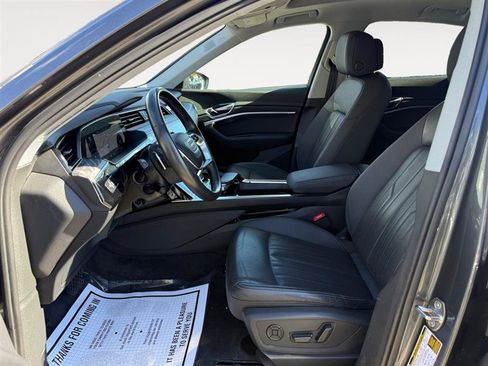 Used 2021 Audi e-tron Premium Plus w/ Premium Plus Package image 10