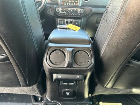 Used 2020 Jeep Gladiator Overland AWD/4WD image 25