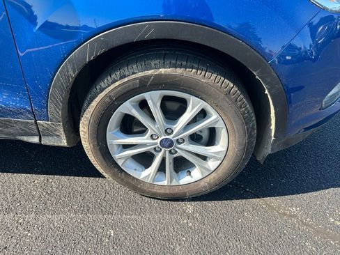 Used 2018 Ford Escape SE FWD image 2
