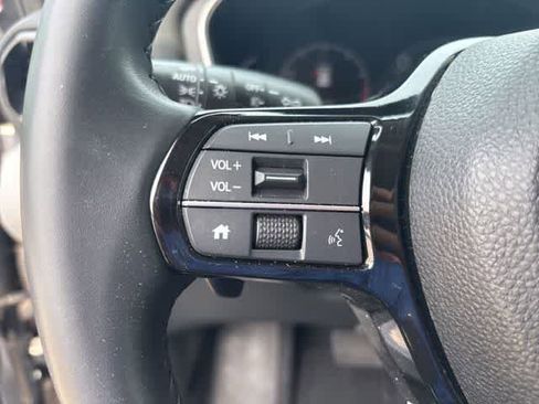 Used 2025 Honda Pilot EX-L image 11