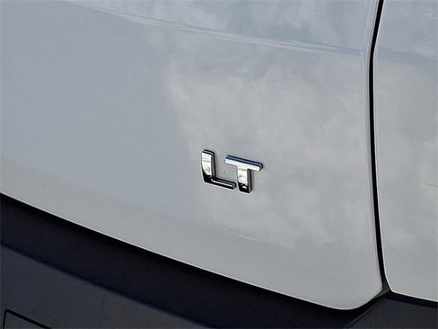 Used 2023 Chevrolet Traverse LT image 30