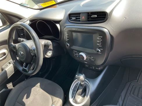 Used 2019 Kia Soul w/ Convenience Package image 10