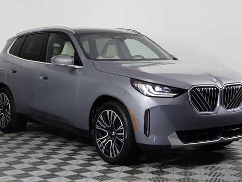 Used 2025 BMW X3 xDrive30 w/ Convenience Package AWD/4WD image 3