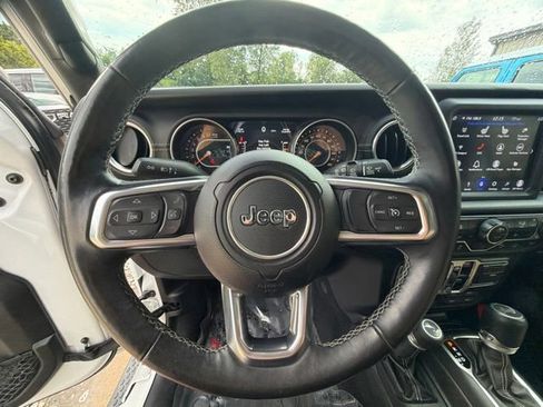 Used 2018 Jeep Wrangler Unlimited Sahara w/ Dual Top Group AWD/4WD image 26