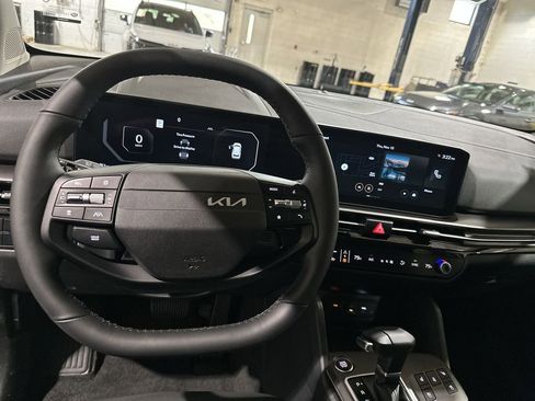 New 2026 Kia Sportage SX image 11