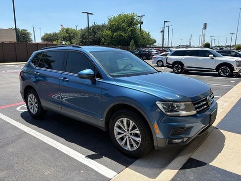 Used 2018 Volkswagen Tiguan S FWD image 2