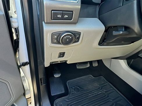Used 2019 Ford F250 XLT w/ XLT Premium Package image 23