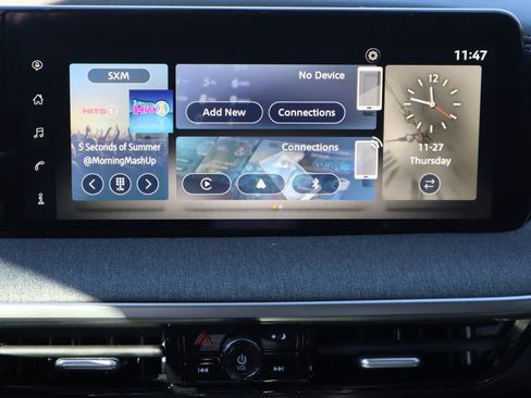 New 2025 Nissan Kicks SV image 13