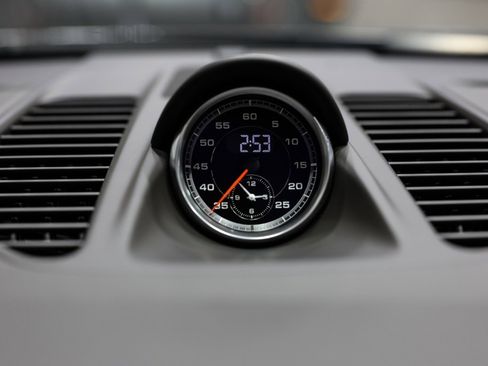 Used 2019 Porsche 911 Turbo image 45