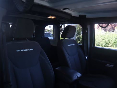 Used 2017 Jeep Wrangler Unlimited Rubicon w/ Cold Weather Group AWD/4WD image 48