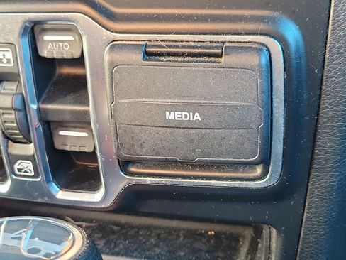 Used 2019 Jeep Wrangler Unlimited Sport S AWD/4WD image 30