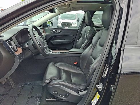 Used 2023 Volvo XC60 B6 Ultimate w/ Protection Package Premier AWD/4WD image 13
