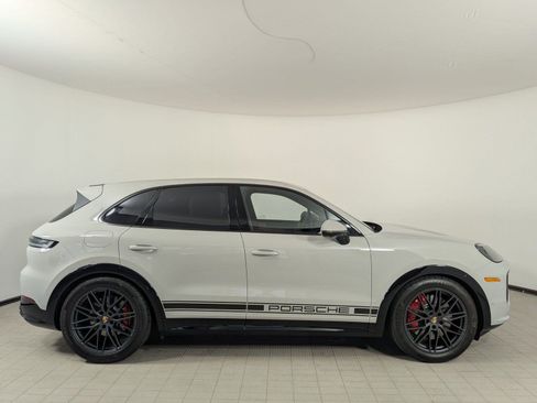 Used 2026 Porsche Cayenne GTS AWD/4WD image 8