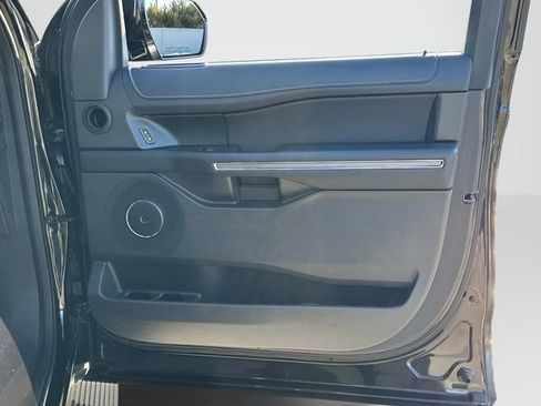 Used 2024 Ford Expedition XLT image 22