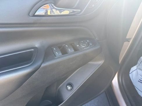 Used 2019 Chevrolet Equinox LT FWD image 10