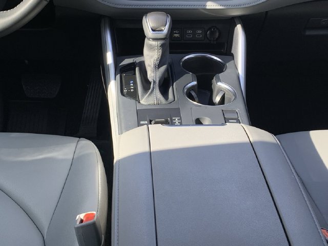 Used 2025 Toyota Highlander XLE FWD image 27