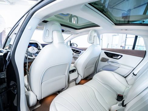 Used 2023 Mercedes-Benz EQE 350+ 4MATIC Sedan image 50