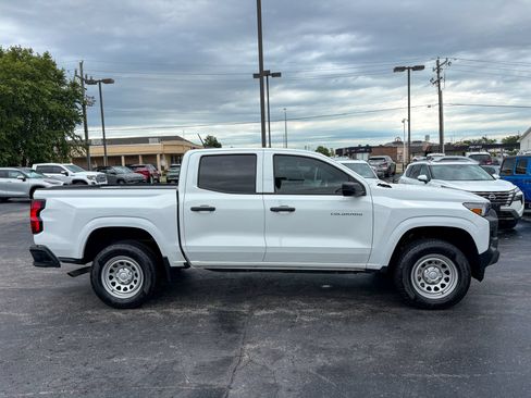 Used 2024 Chevrolet Colorado W/T w/ WT Convenience Package II RWD image 13