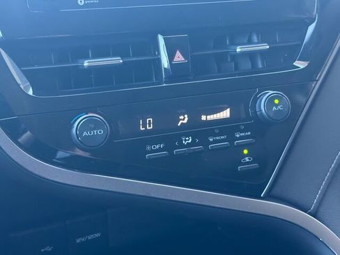 Used 2021 Toyota Camry SE FWD image 23